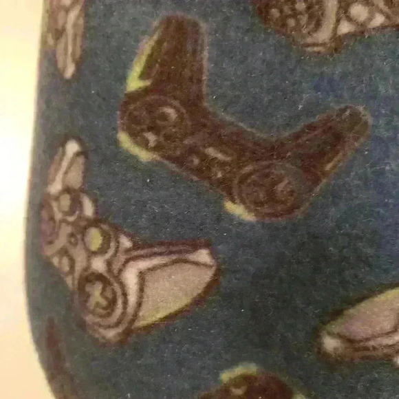 Video 🎮 Slippers CuddlDuds.  Brand new - Picture 5 of 6